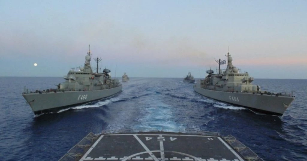 «Τανάλια» Ελλάδας-Αιγύπτου: Η «Μέδουσα» προκαλεί ανησυχία στην Τουρκία – «Σφραγίζει» το Κρητικό πέλαγος με κοινή αρμάδα